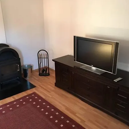 Julia & Maria Daire *